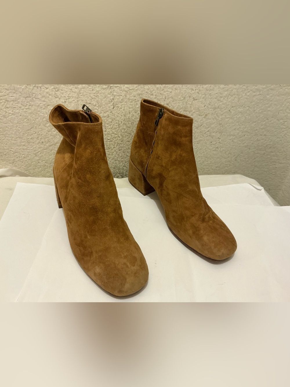 Vince tillie Tan Suede Ankle Boots size 9M